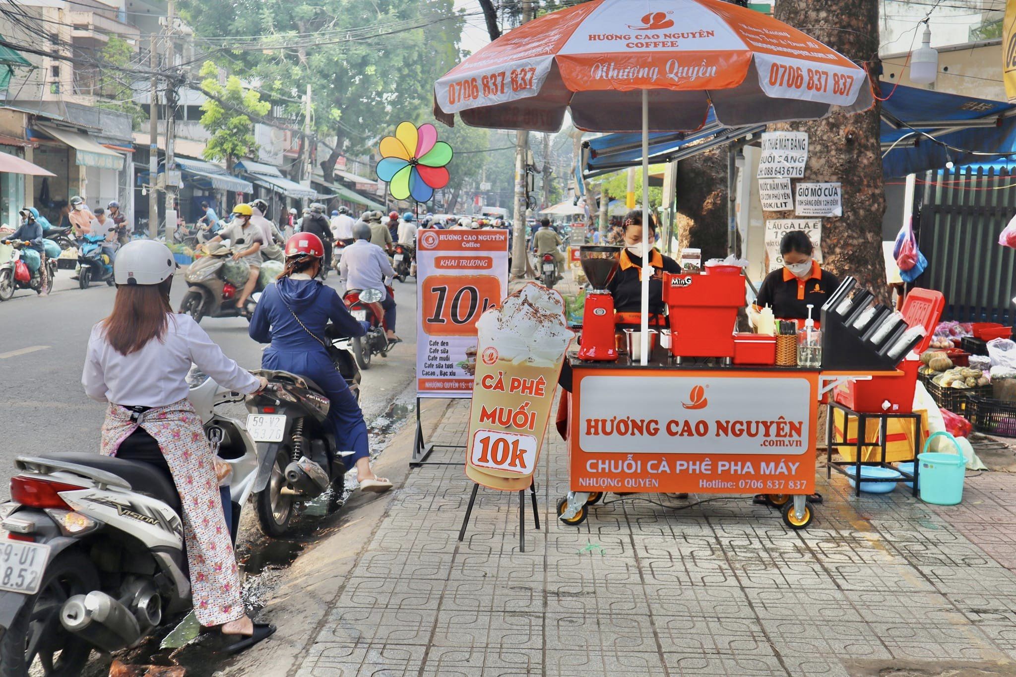 khai trương quầy cà phê