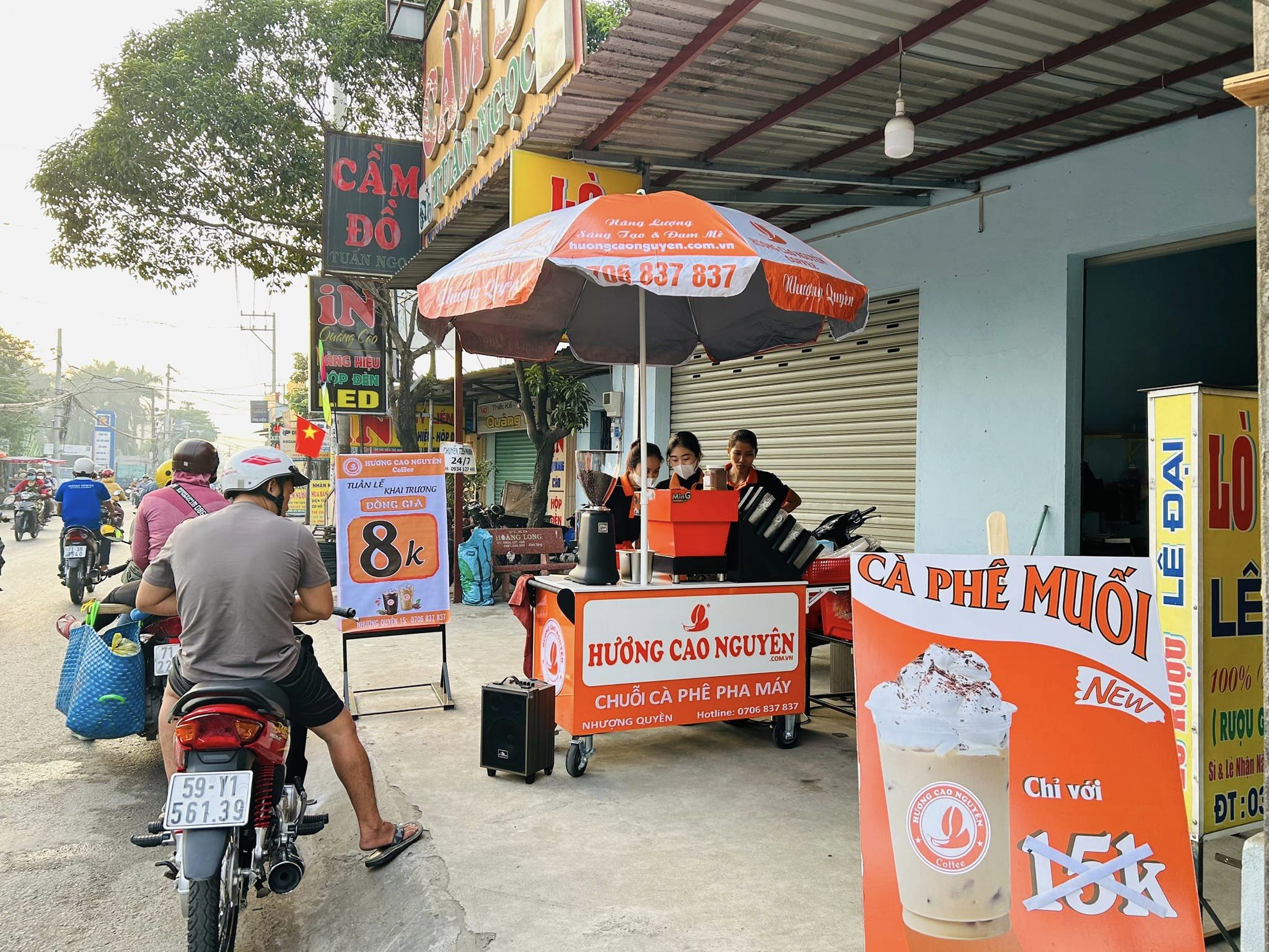 khai trương quầy cà phê