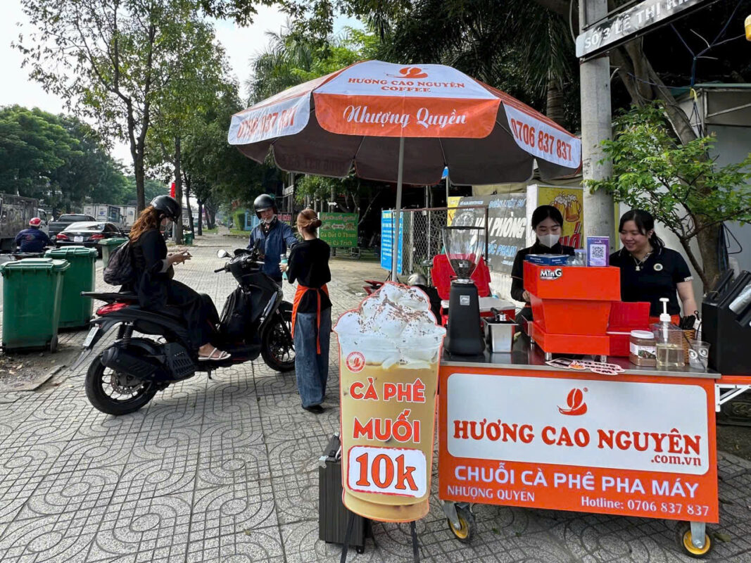 khai trương quầy cà phê