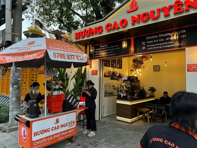hinh anh thuc te mo hinh nhuong quyen cua hang nho huong cao nguyen 01