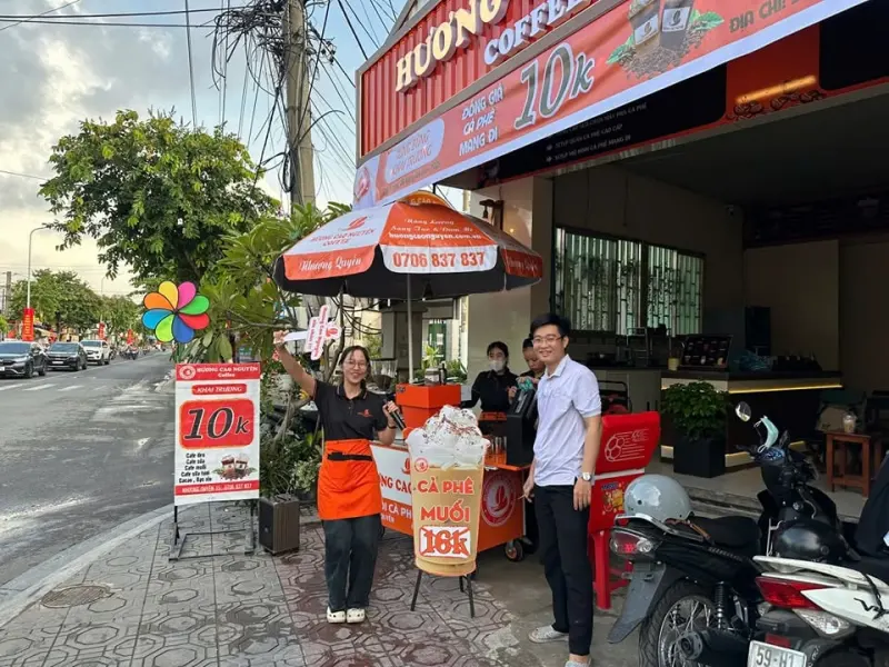 Thiết kế bảng hiệu, Standee nhận diện thật nổi bật