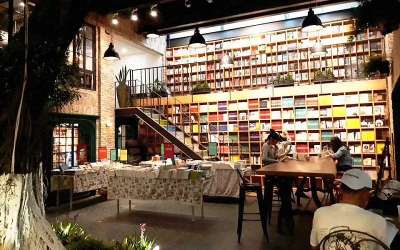 Mô hình quán cafe sách 2 tầng (Book Cafe)