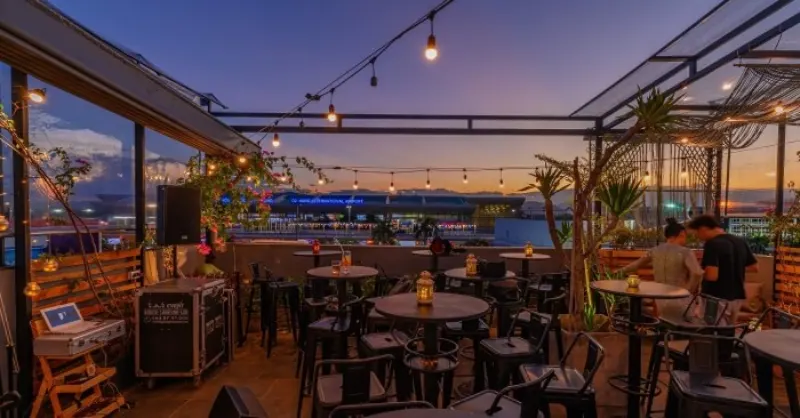 Mô hình quán cafe Rooftop (Sân thượng) ngắm hoàng hôn