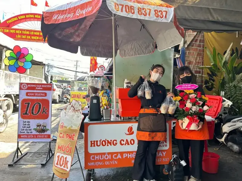 Mô Hình Quán Cafe Take Away Là Gì? Vì Sao Trở Thành Xu Hướng Bền Vững? Mô Hình Quán Cafe Take Away Là Gì? Vì Sao Trở Thành Xu Hướng Bền Vững?