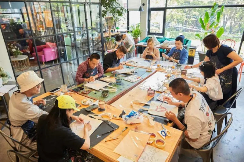 Mô hình cafe Workshop (Làm gốm, vẽ tranh, làm nến thơm)